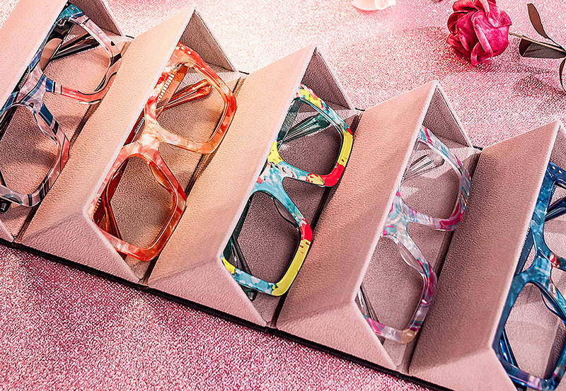 10 tips on how to maintain and care for professional eyeglasses