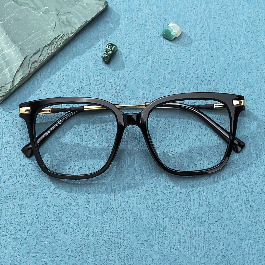 Jacqui Square Black Glasses4